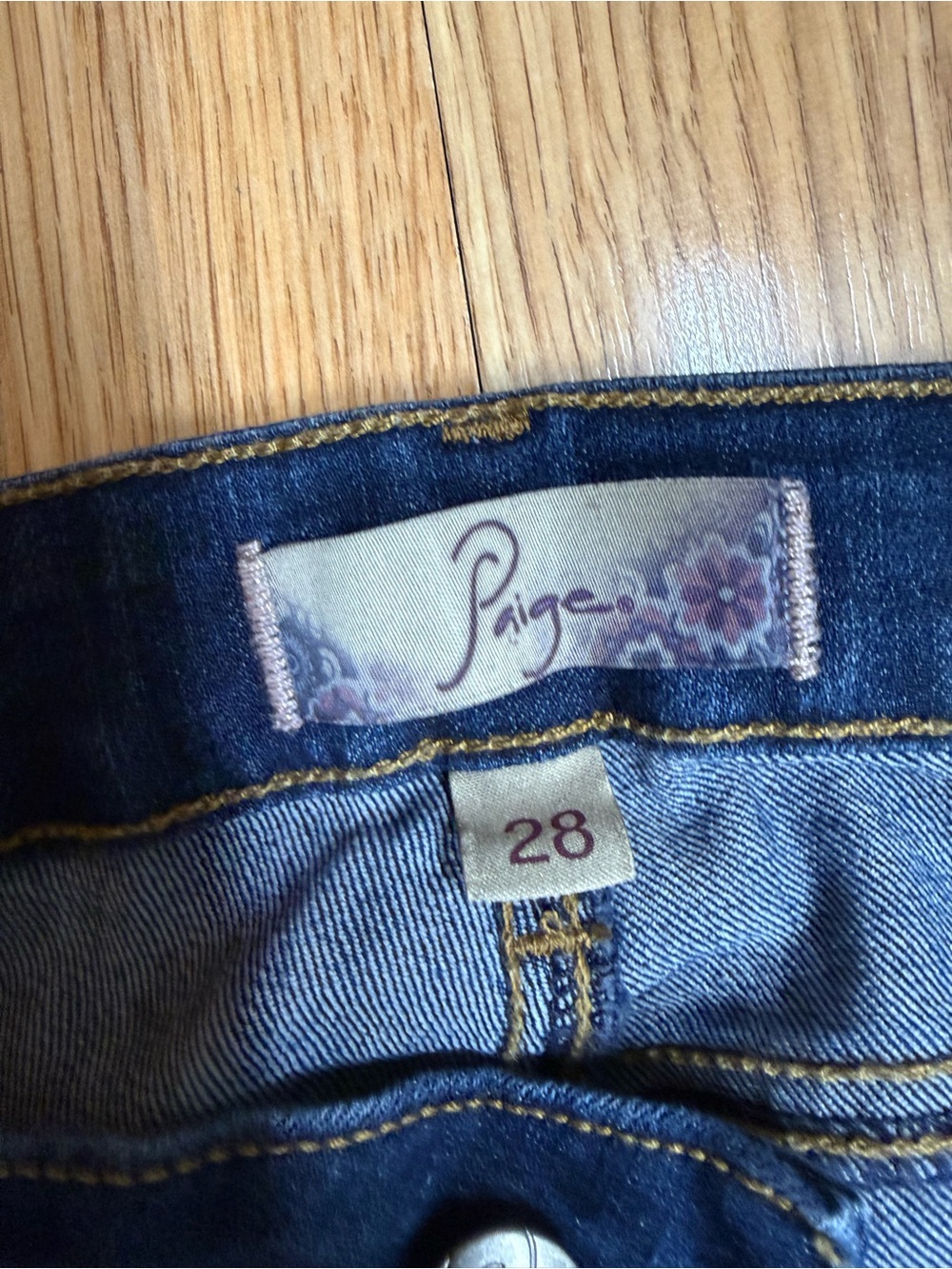 PAIGE Roxie Capri Stretch Jeans - Picture 4 of 6